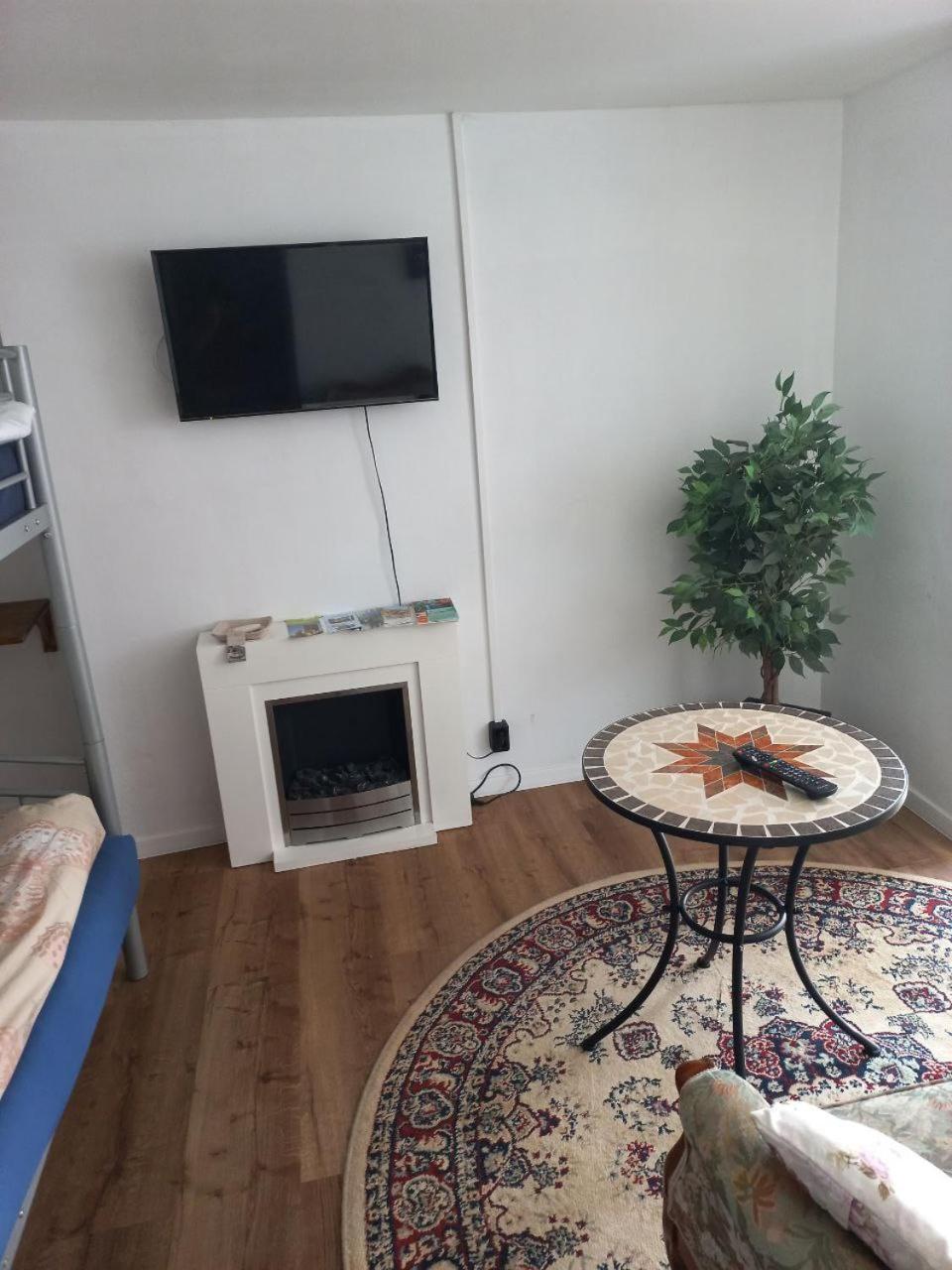 Bungalow Hugo Oppach Buitenkant foto